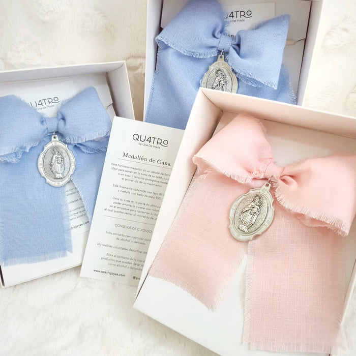 Medallón de cuna - VIRGEN DEL CARMEN - escoge el color