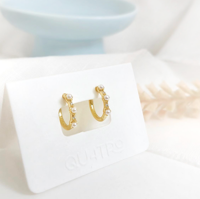 aretes huggie perla y circonia - plata 925